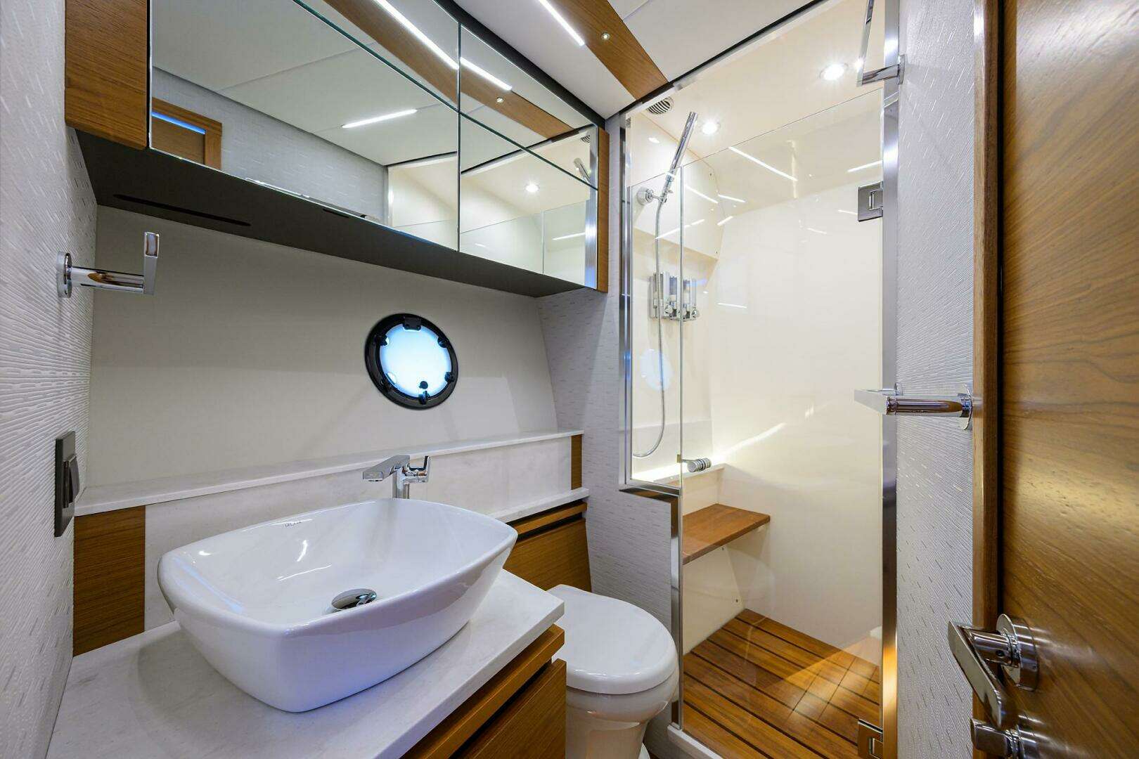 2023 Tiara Yachts C49 - Image 29