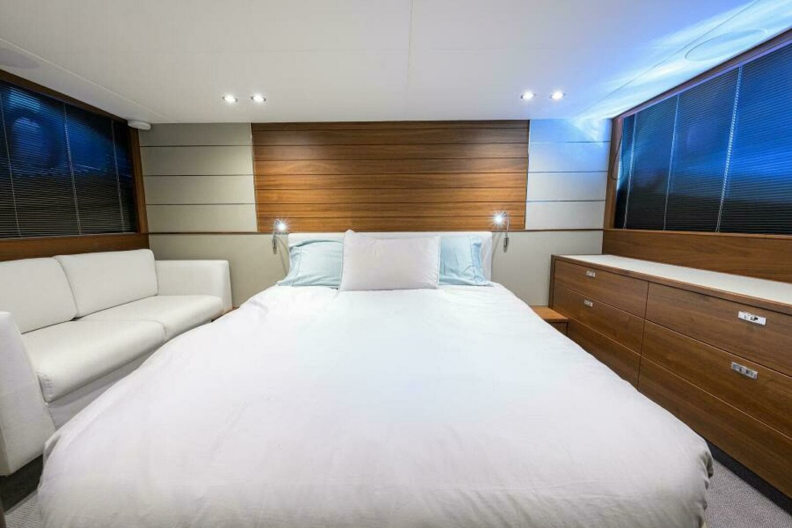 2022 Princess V50 Open - Image 6