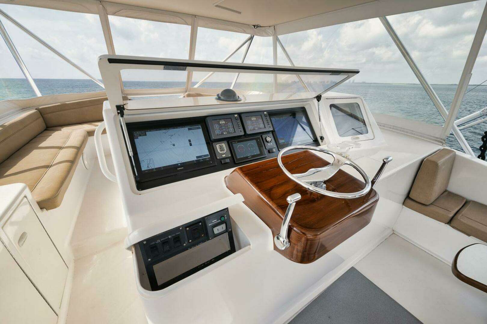 2005 Ocean 73 Super Sport - Image 21