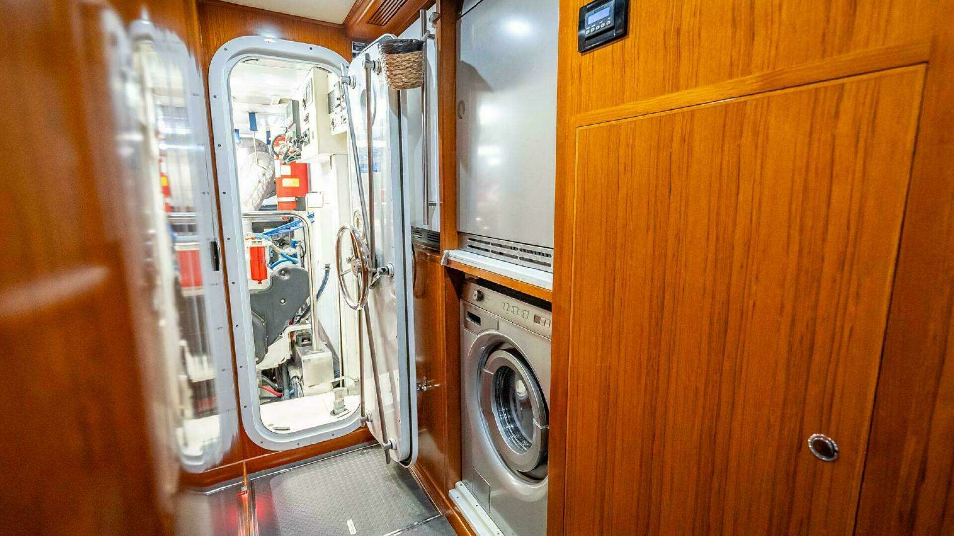 2009 Nordhavn 76 - Image 81