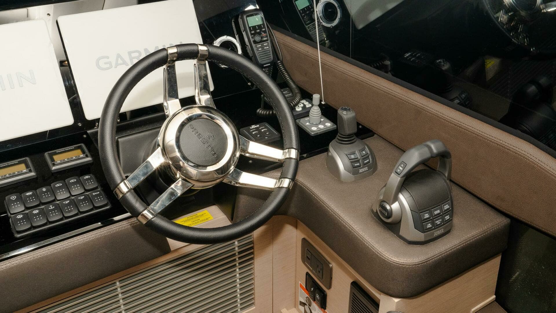 2023 Prestige 520 S - Image 14