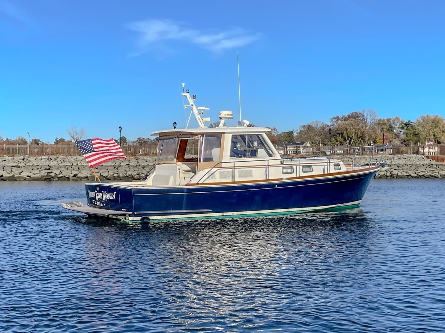 2001 Grand Banks Eastbay 38 HX - Image 2