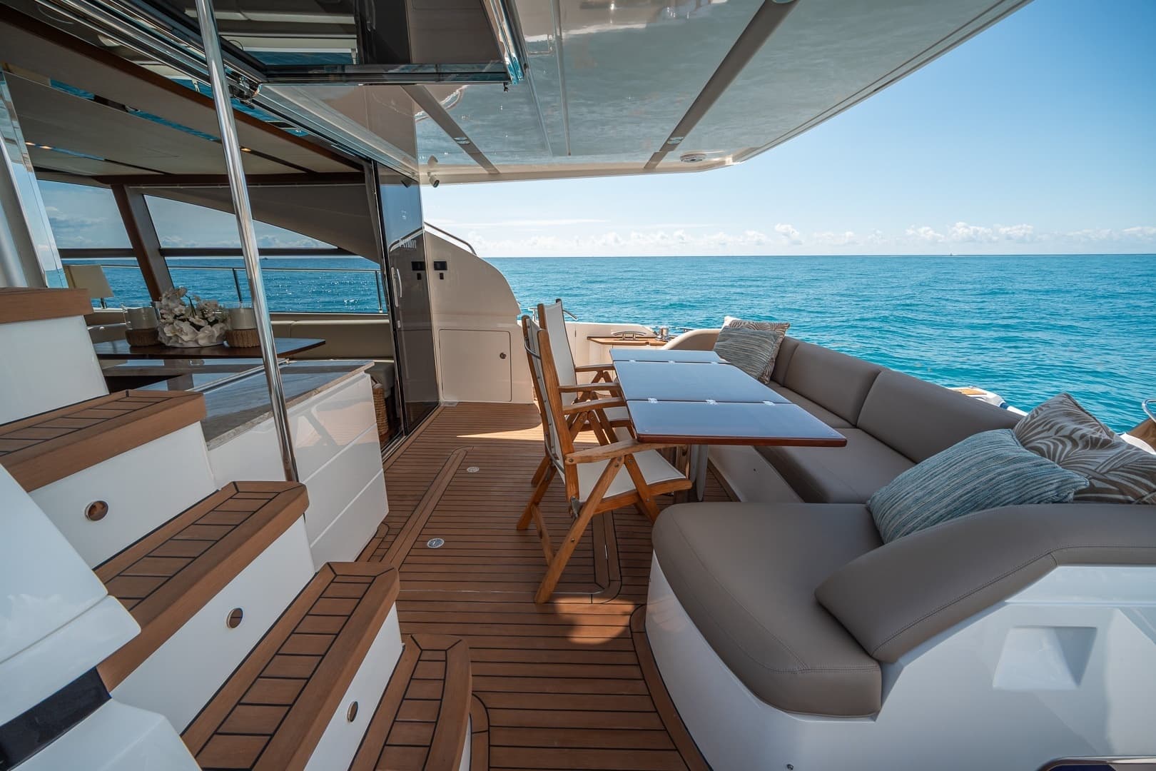 2017 Princess 68 Flybridge - Image 15