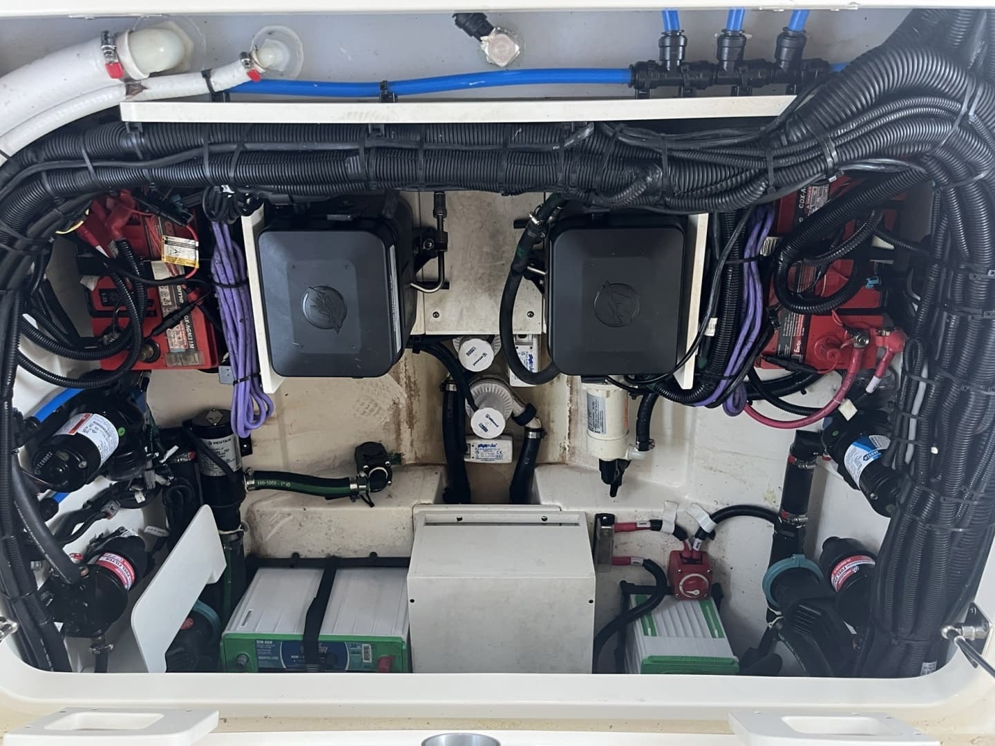 2022 Boston Whaler 320 Vantage - Image 27