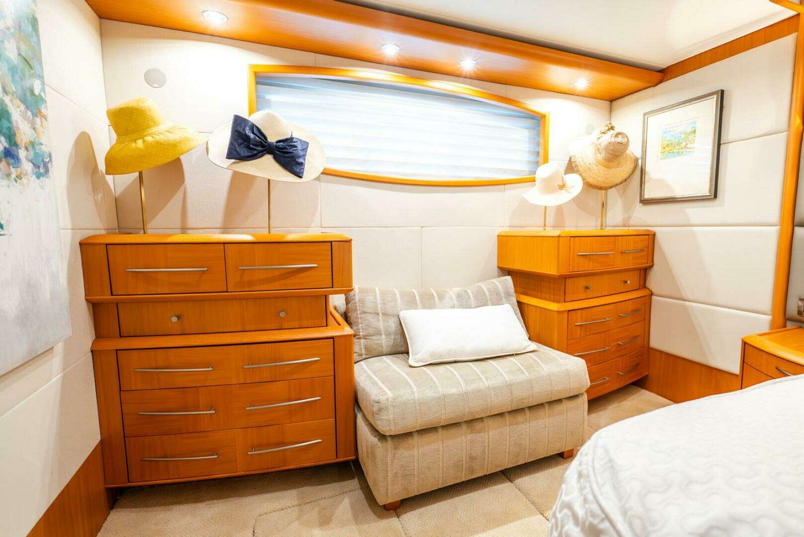 2008 Lazzara Yachts 116 - Image 31