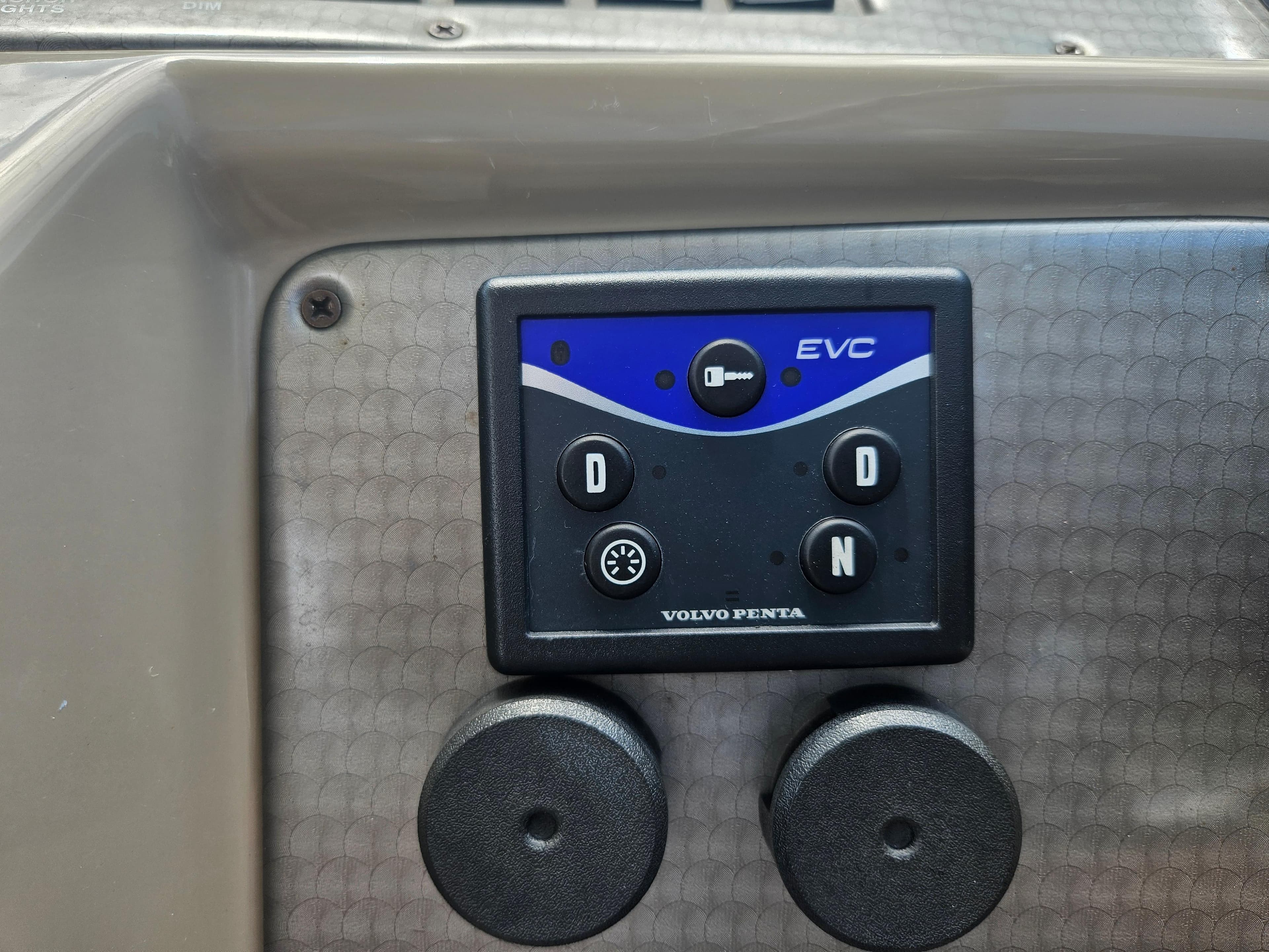 Control panel of a 2005 Four Winns 378 Vista boat with Volvo Penta EVC system.
