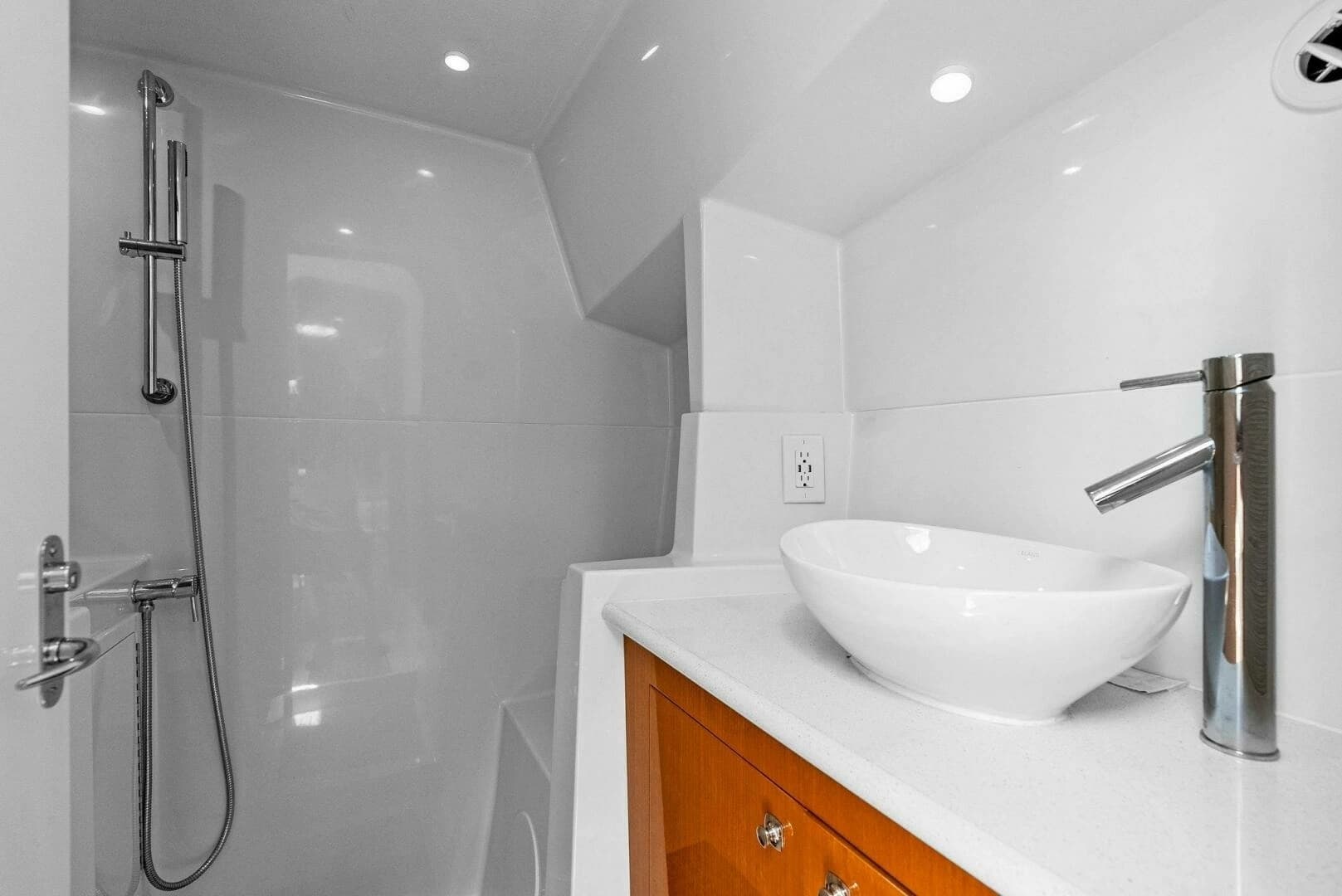 2020 Calcutta 480 Catamaran - Image 22