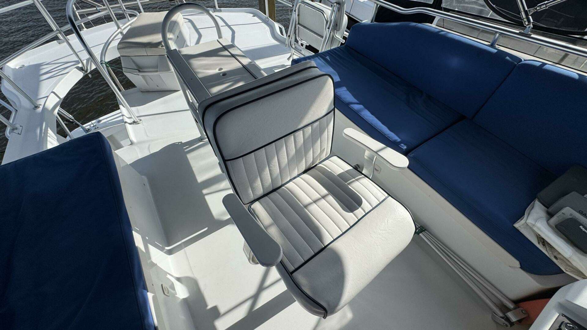 1999 Mainship 350 Trawler - Image 31