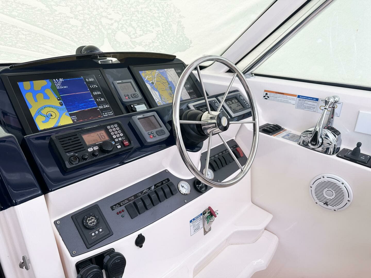 2011 Tiara Yachts 4300 Open - Image 16