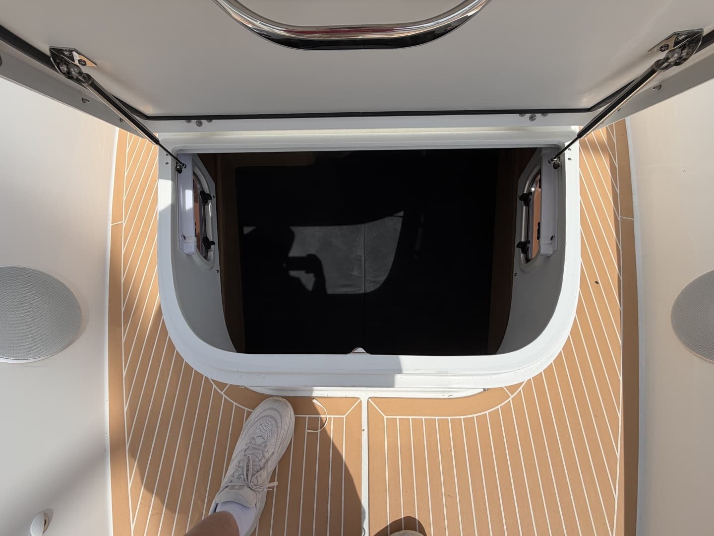 2025 Nimbus T11 - Image 12