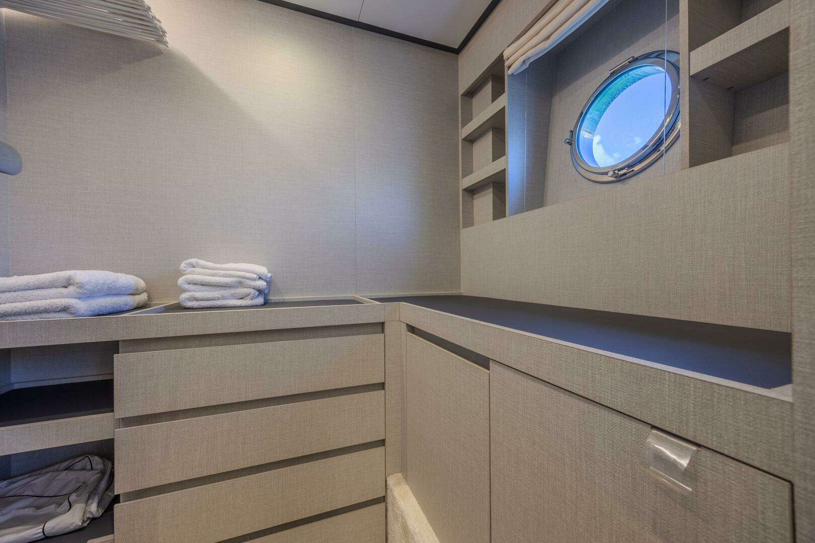 2023 Azimut S8 - Image 50