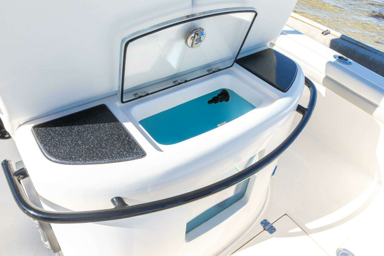 2023 ShearWater 260 SS Carolina - Image 15