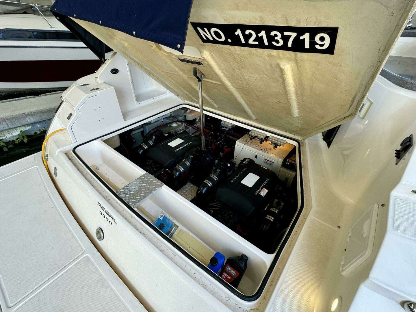 2006 Regal 3360 Window Express - Image 84