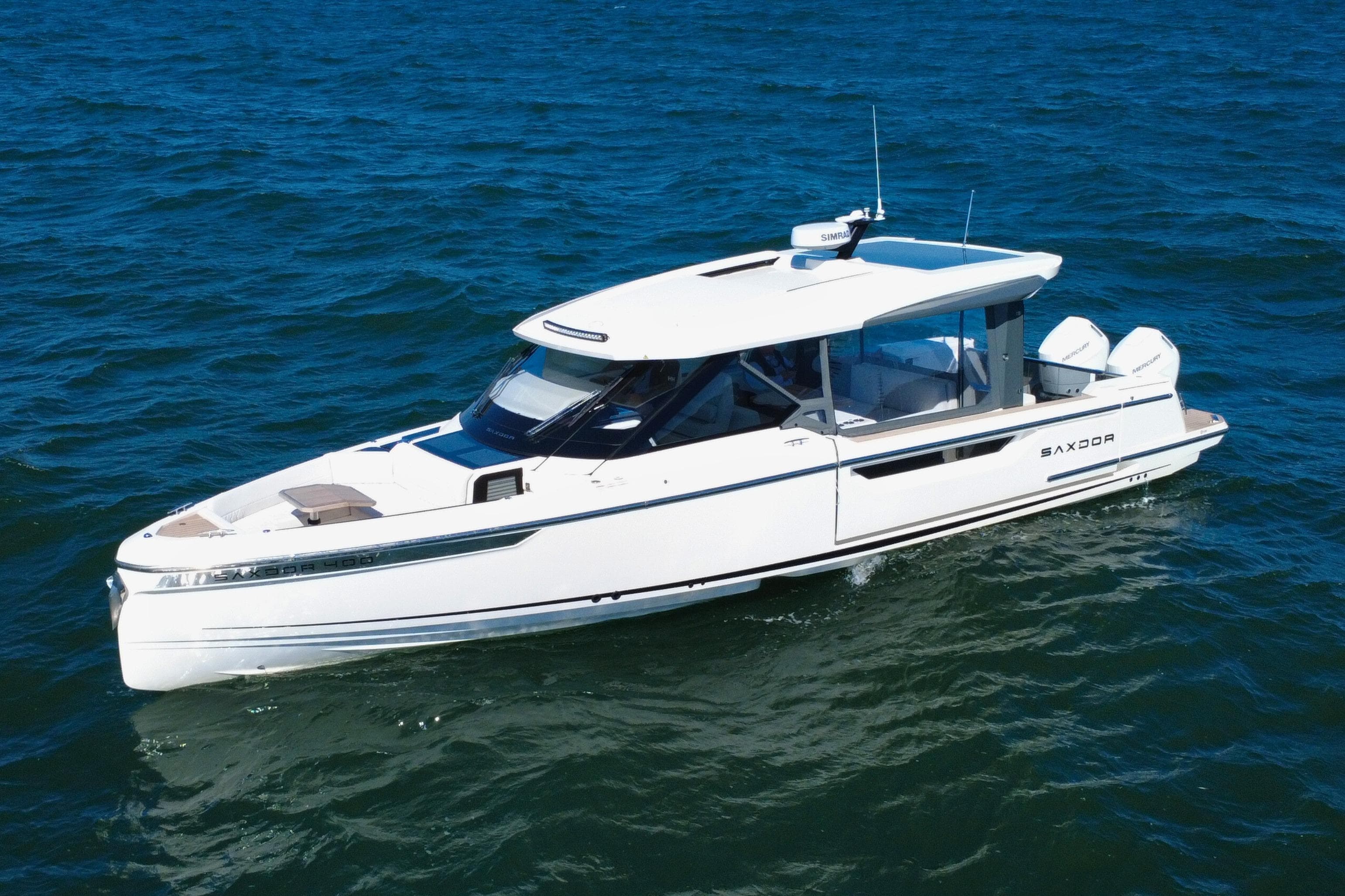 2025 Saxdor 400 GTO luxury boat cruising on open water.