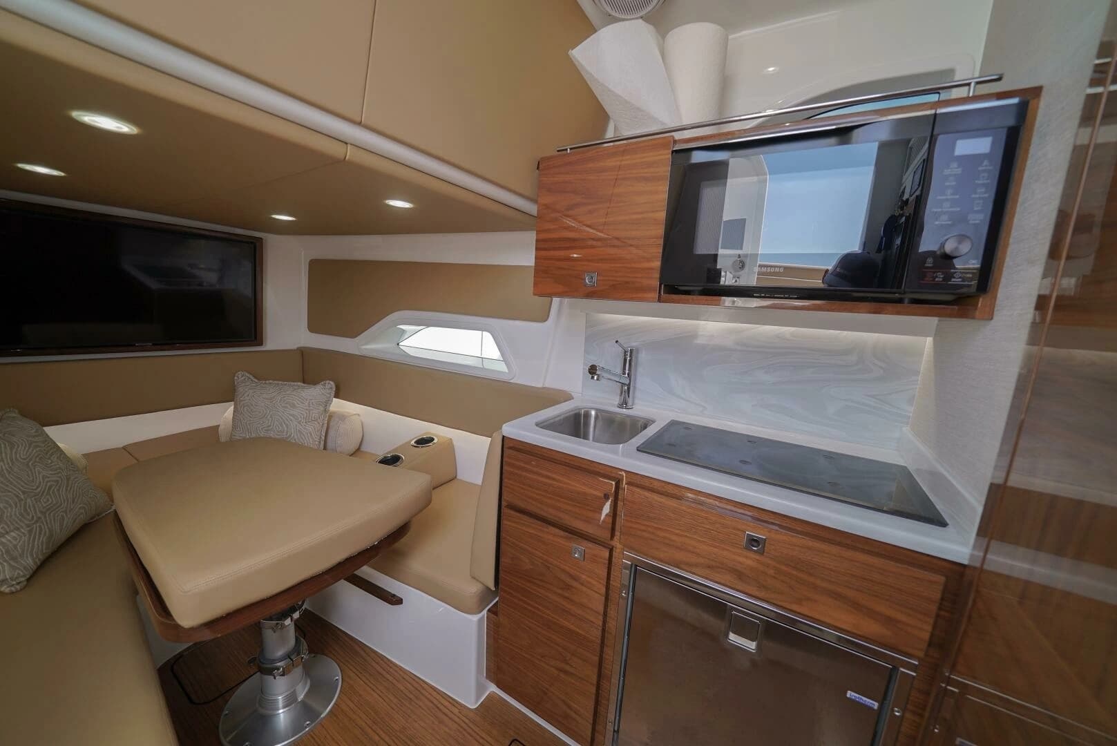 2024 Valhalla Boatworks V-46 - Image 5
