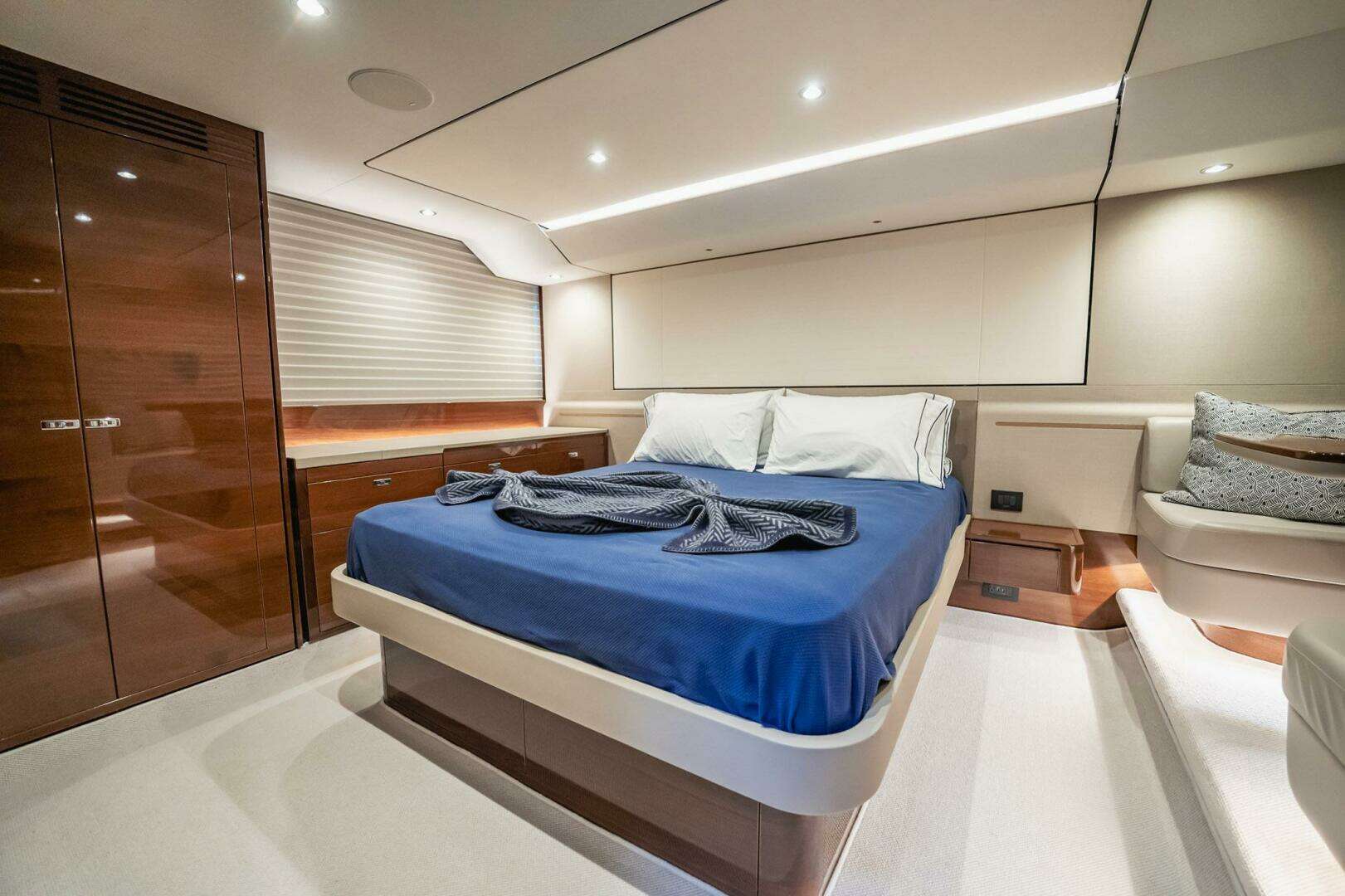 2019 Princess F55 - Image 26