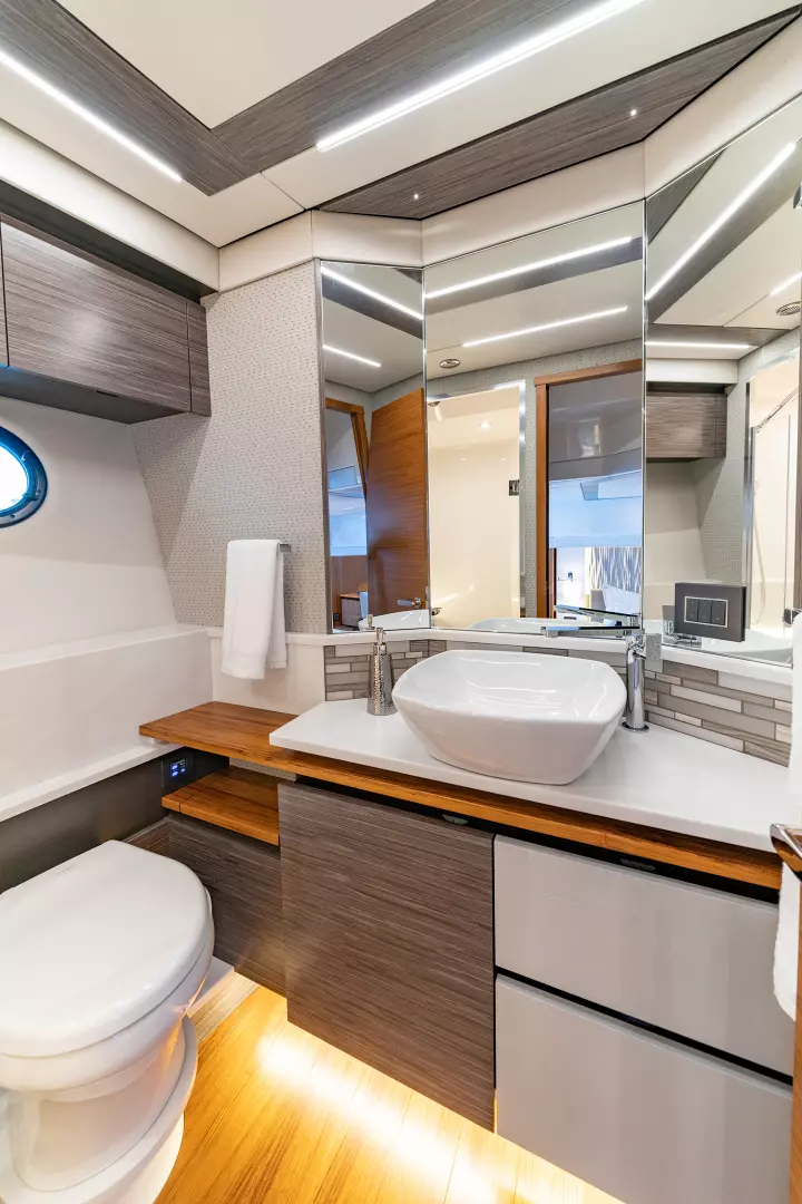 2021 Tiara Yachts C49 - Image 19