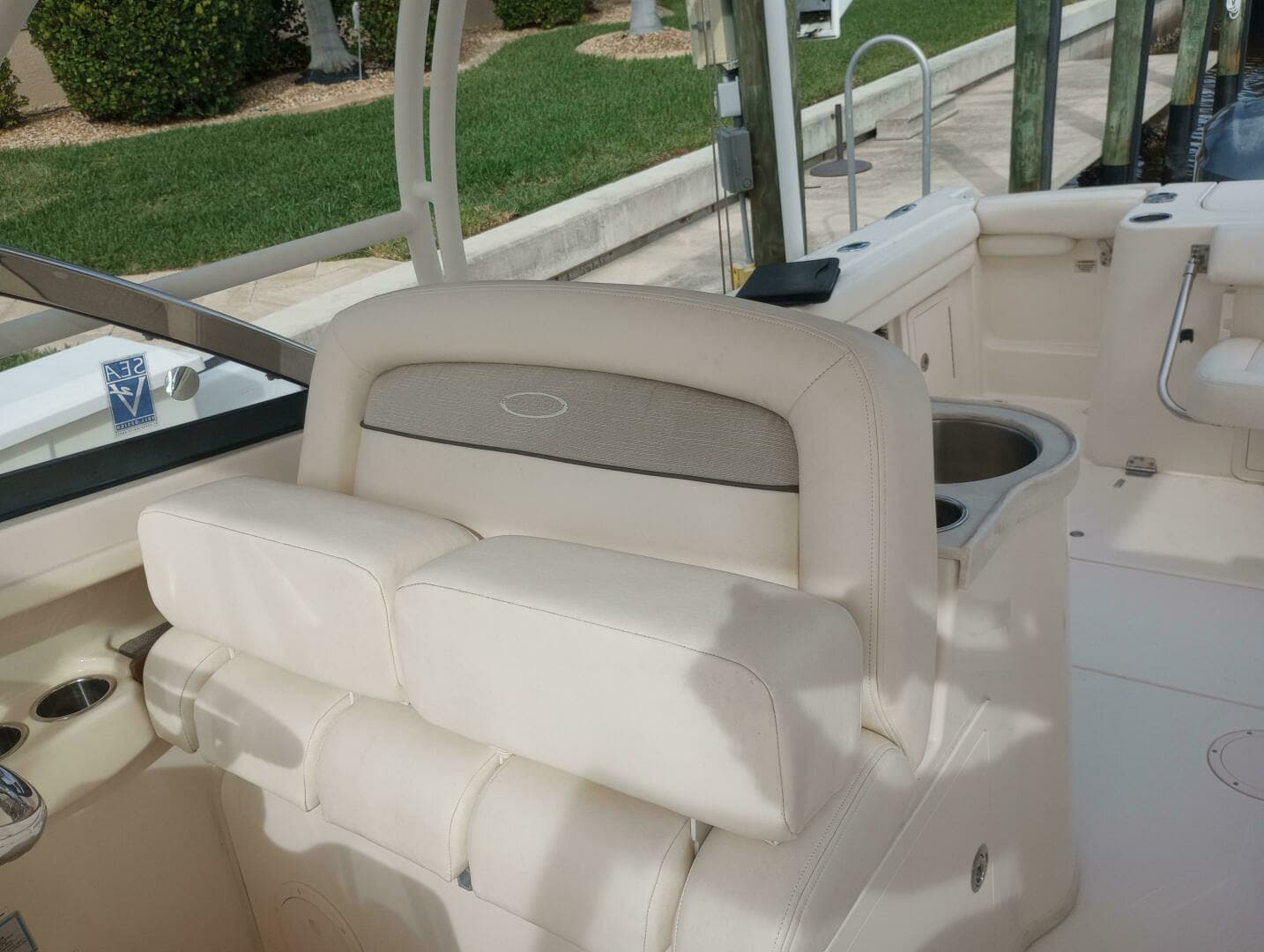 2016 Grady-White Freedom 307 - Image 10