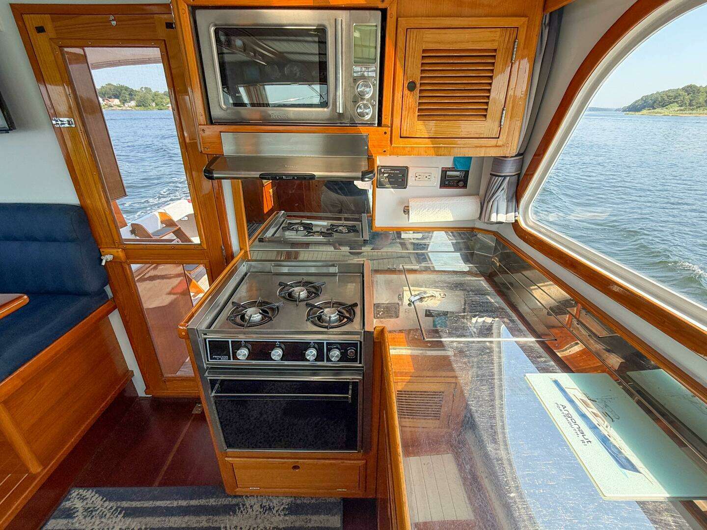 1984 Wilbur 38 - Image 31