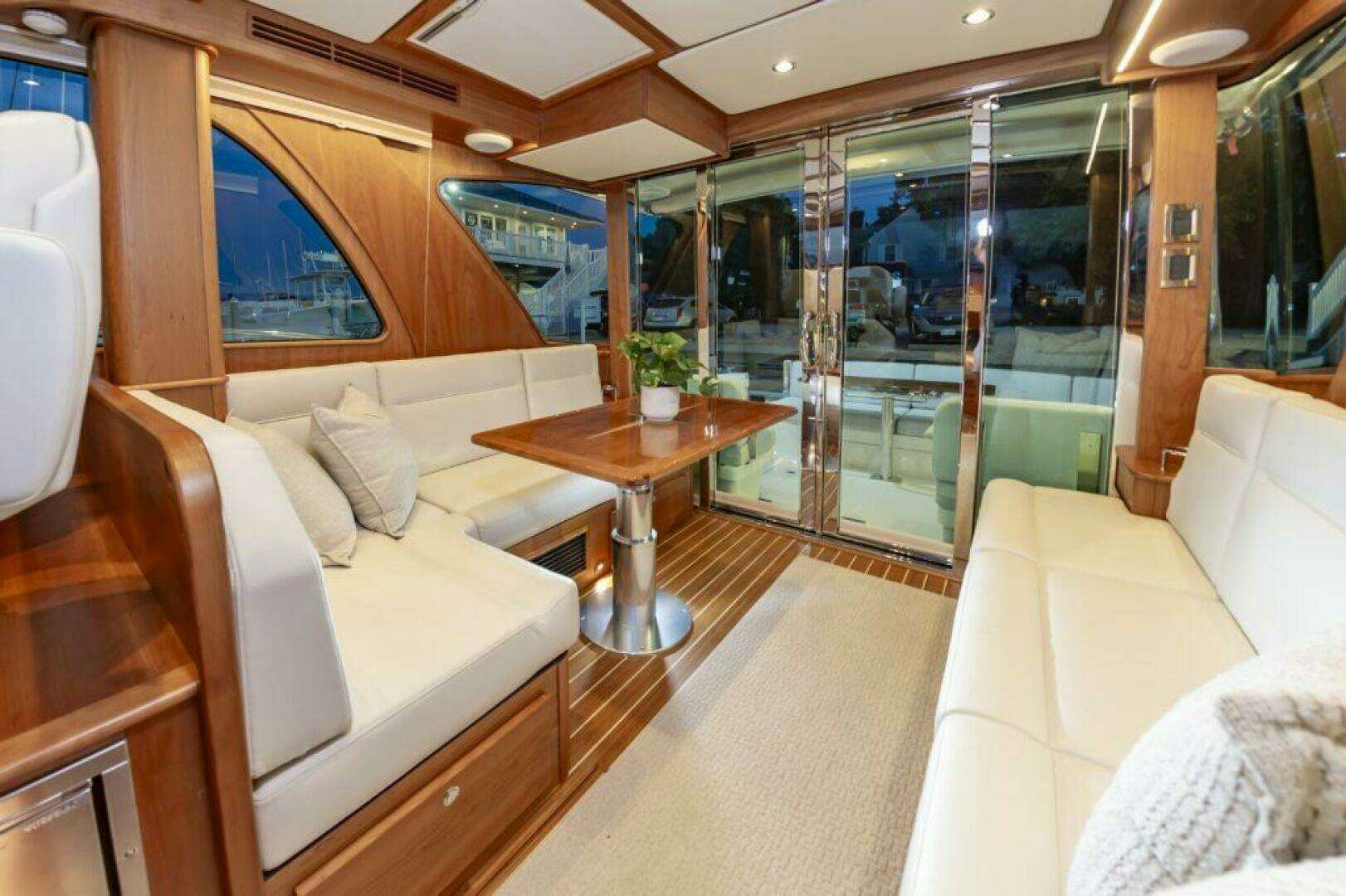 2026 Sabre 43 Salon Express - Image 19