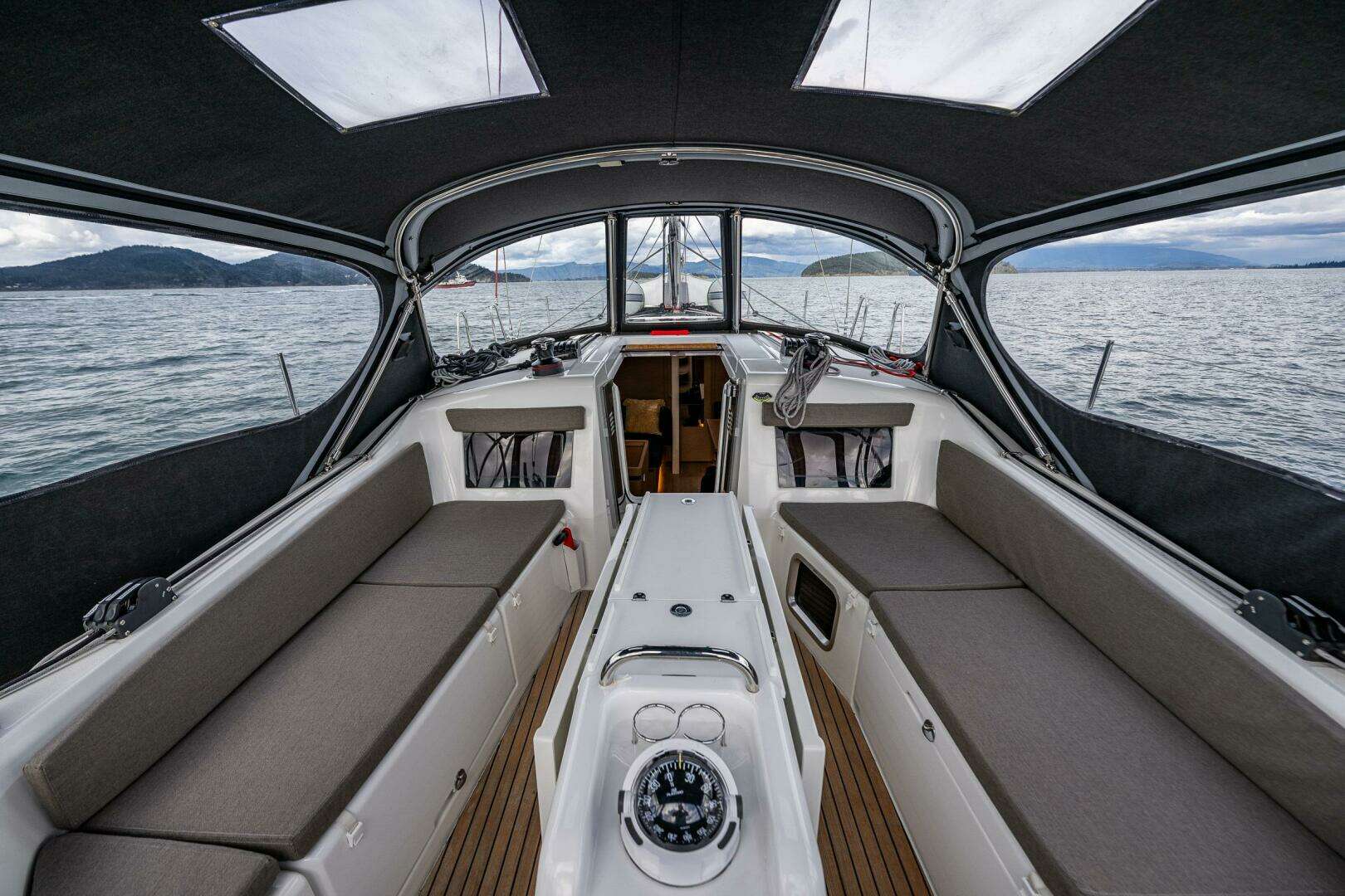 2022 Jeanneau Sun Odyssey 410 - Image 25