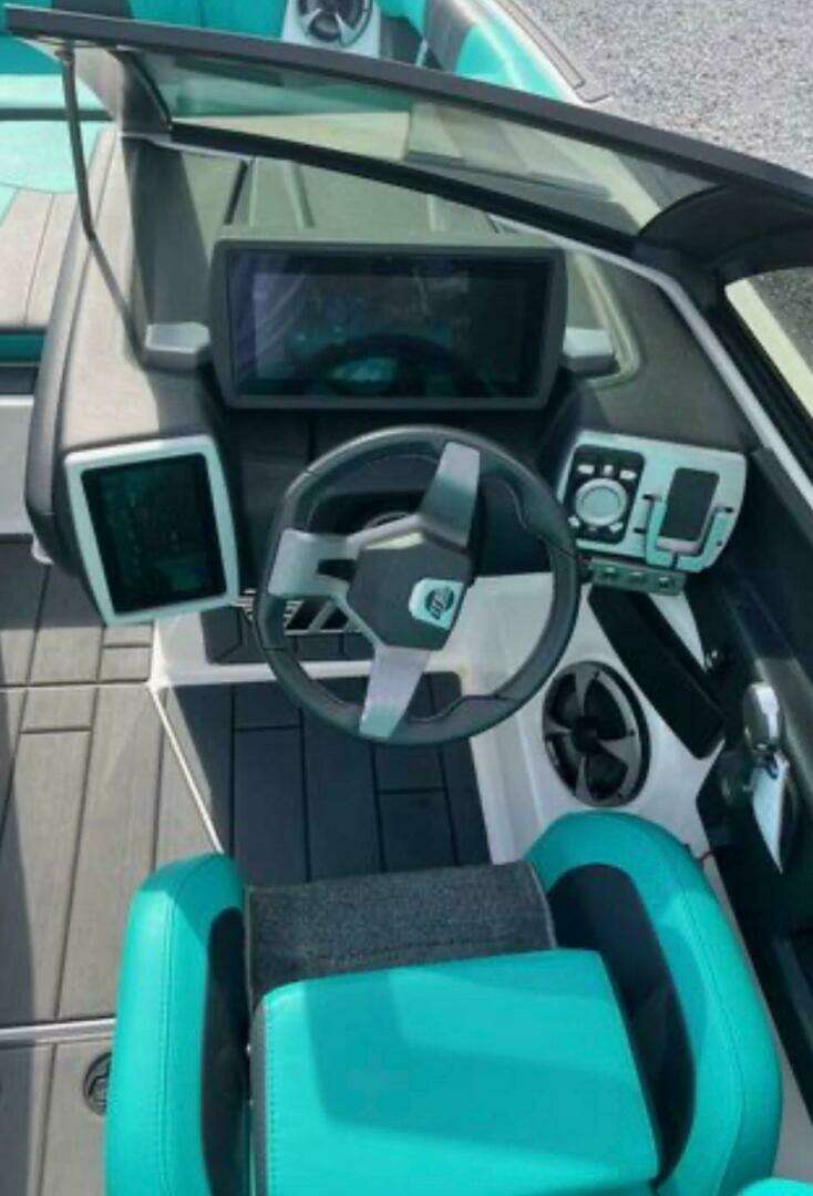 2020 Malibu 32 MXZ - Image 11