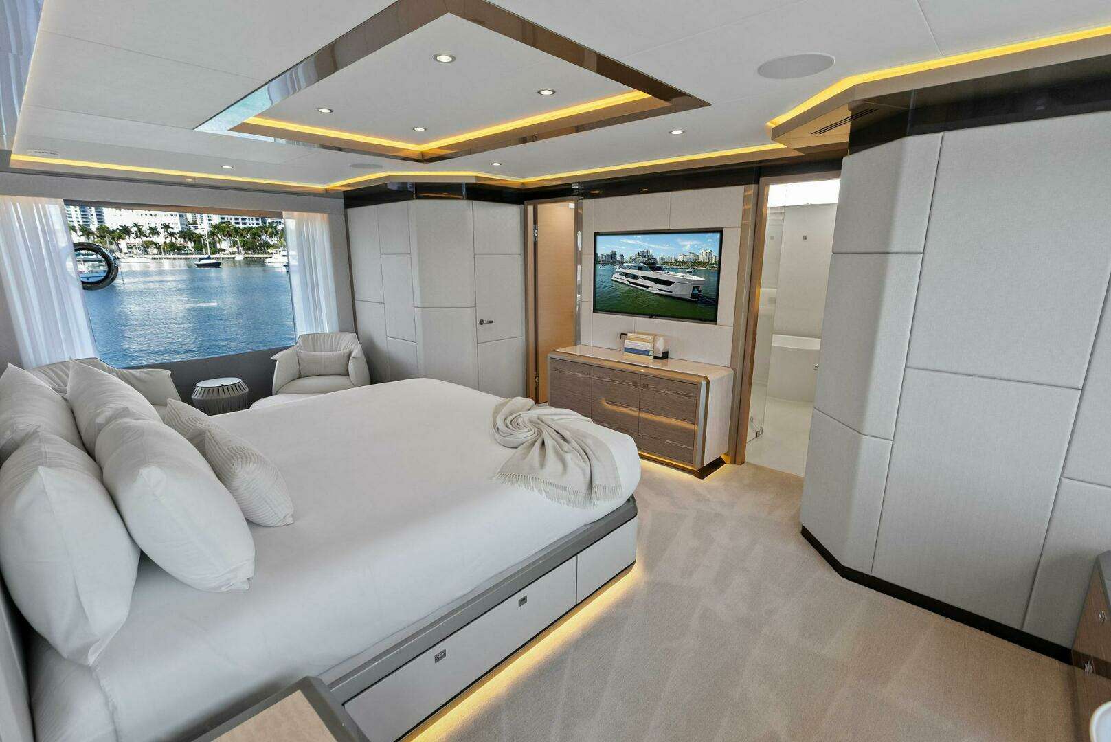 2024 Ocean Alexander 35 Revolution - Image 44