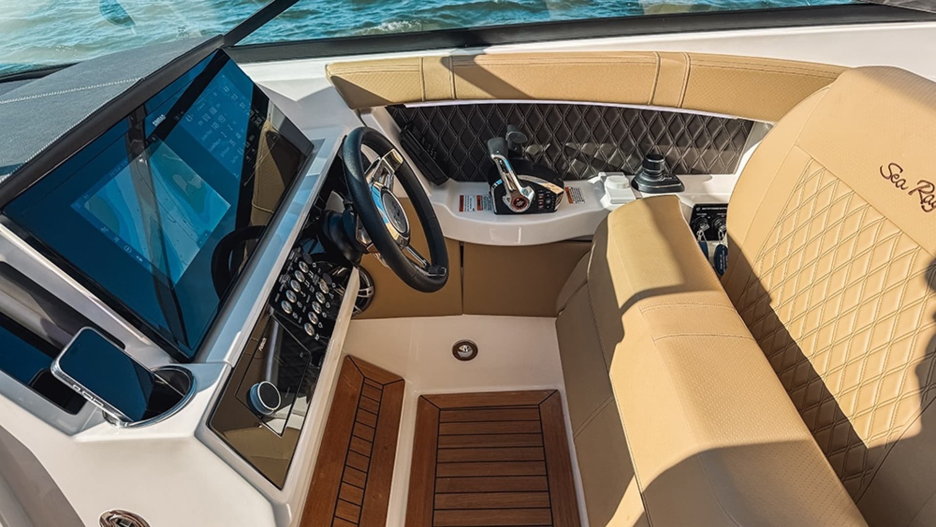 2023 Sea Ray SLX 350 Outboard - Image 25