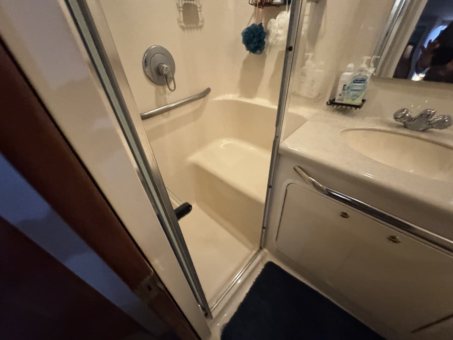 2001 Sea Ray 380 Aft Cabin - Image 54