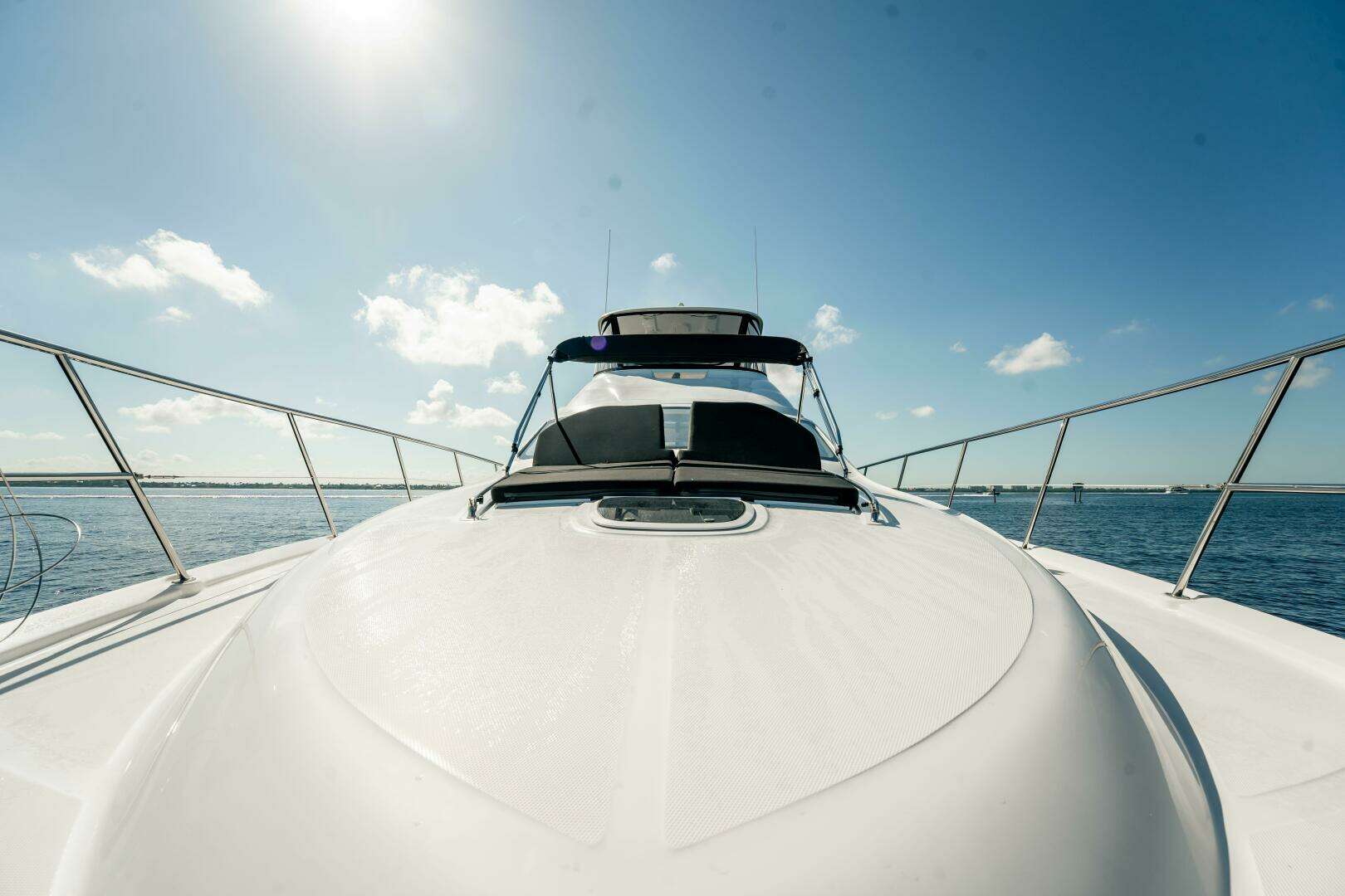 2007 Sea Ray 580 Sedan Bridge - Image 3