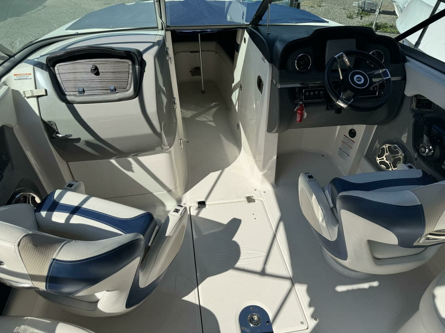2014 Chaparral 246 SSI - Image 8