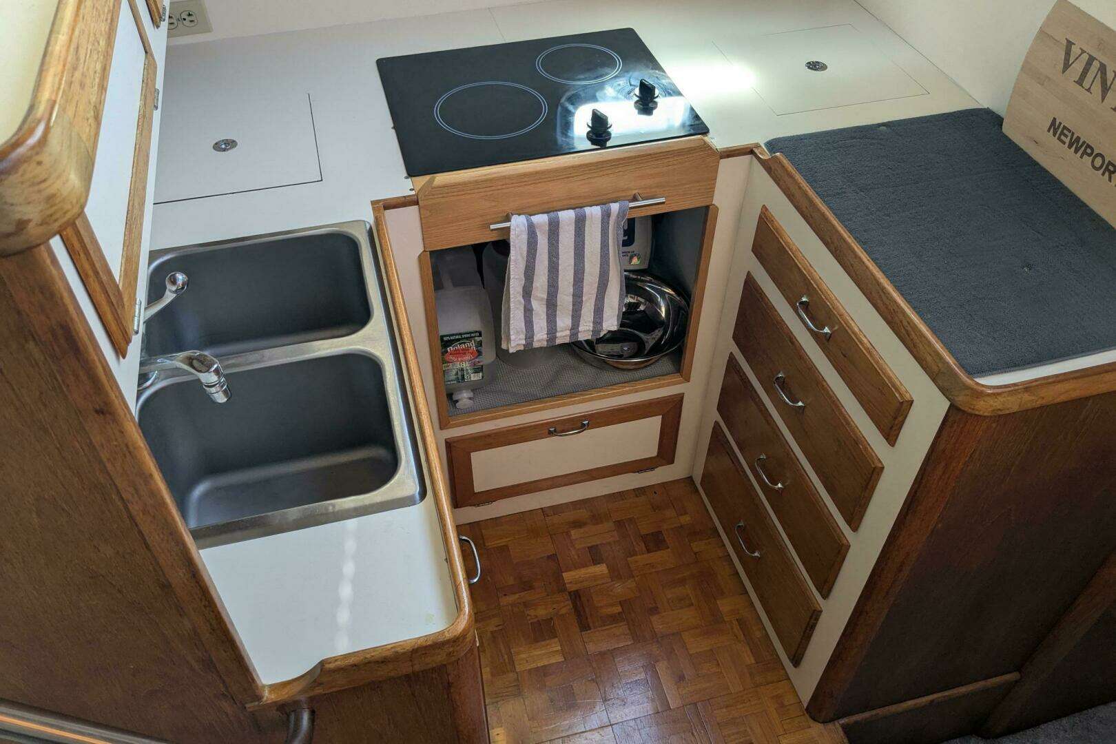 1988 Cape Dory 36 Flybridge Sedan Fast Trawler - Image 27
