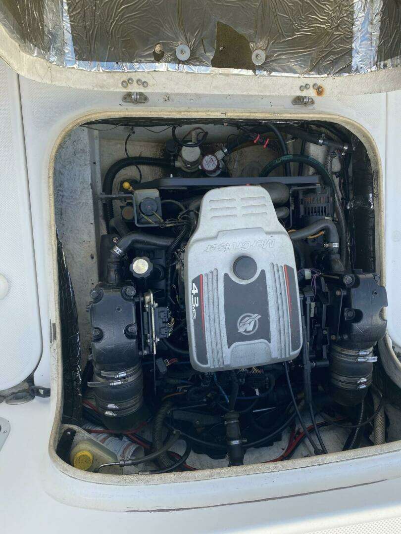 1999 Bayliner 2052 Trophy - Image 26
