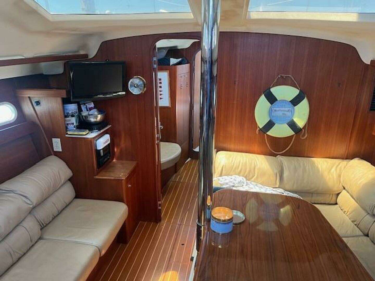 1999 Hunter Passage 450 - Image 6