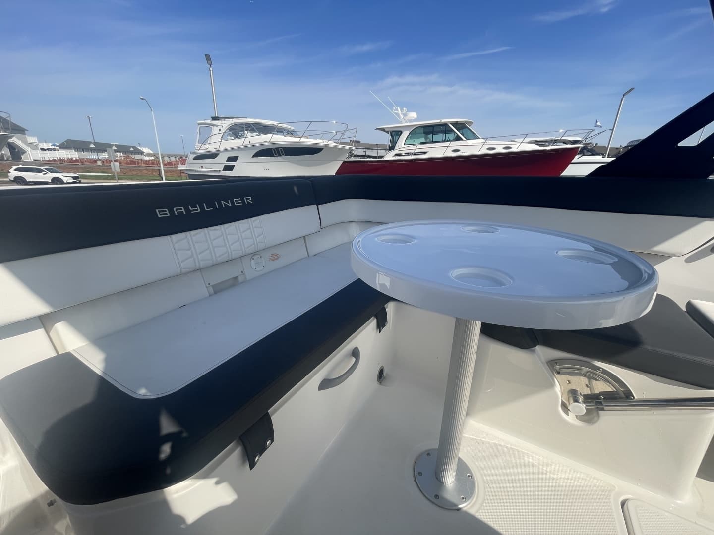 2019 Bayliner VR6 Bowrider I/O - Image 8