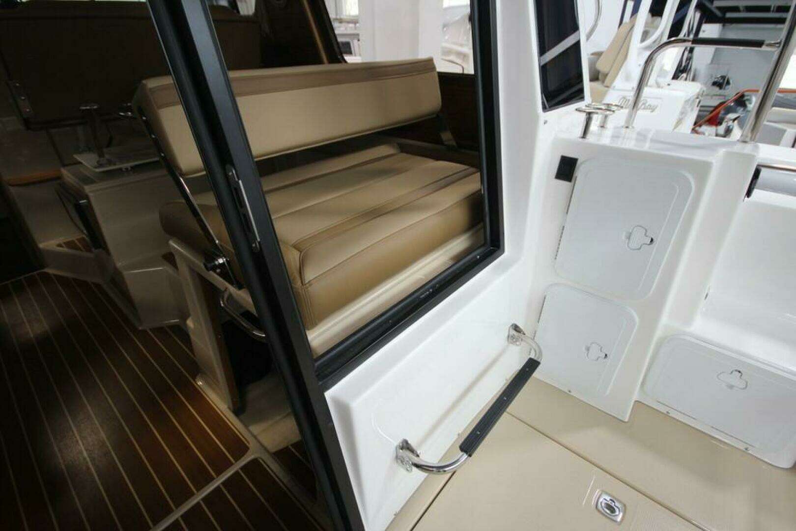 2026 Ranger Tugs R-29 Sedan Luxury Edition - Image 24