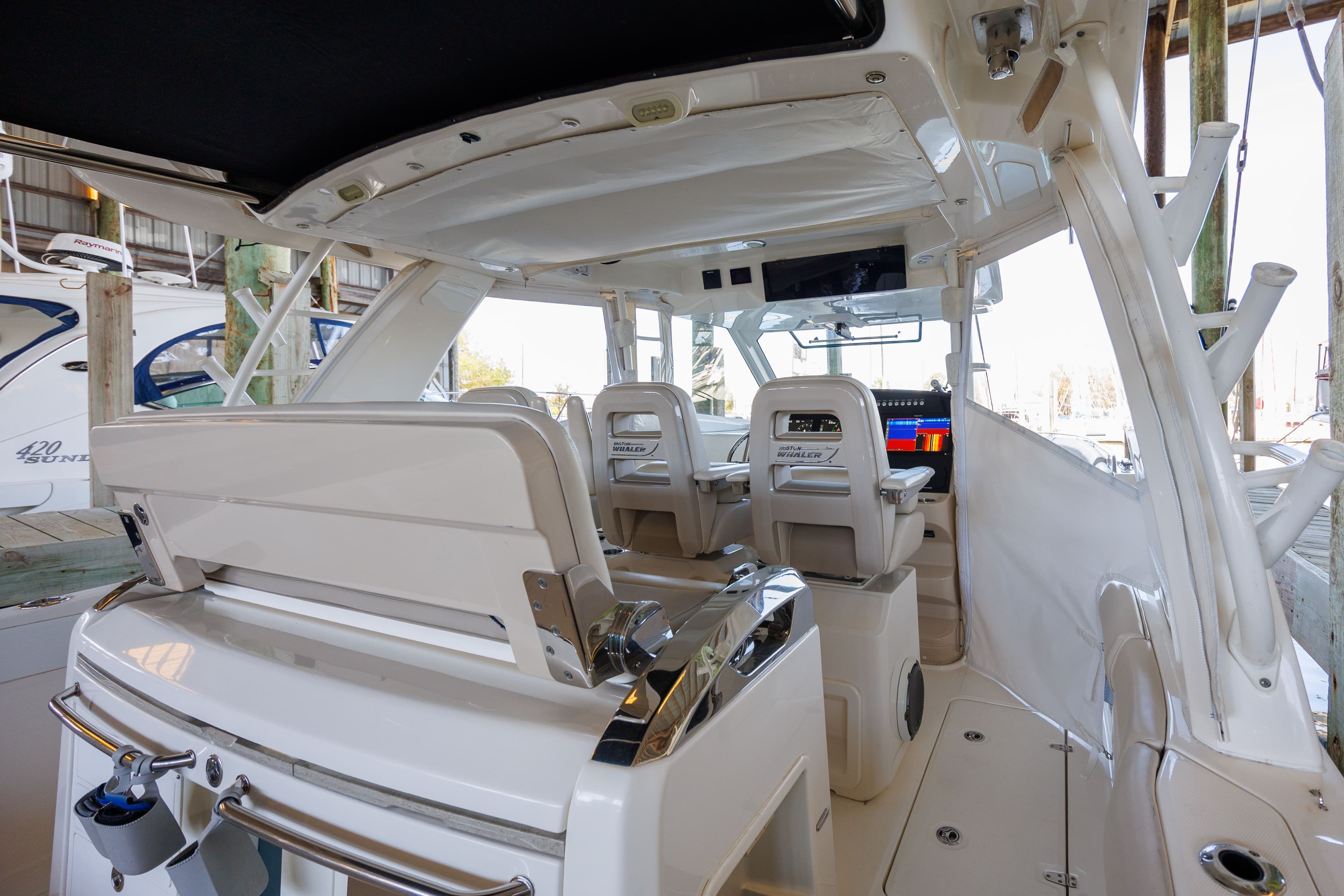 2019 Boston Whaler 420 Outrage - 12