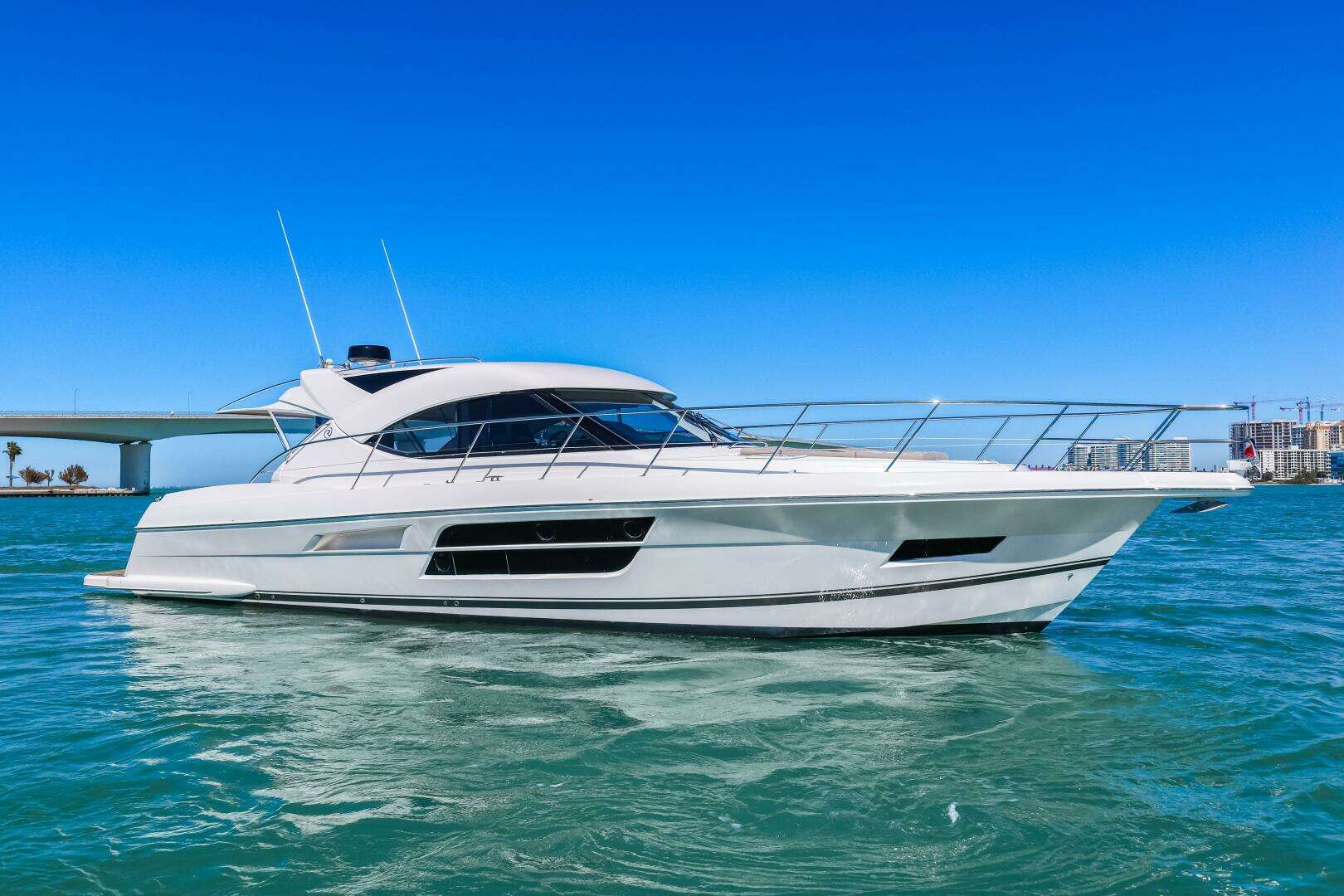 2016 Riviera 5000 Sport Yacht - Image 2