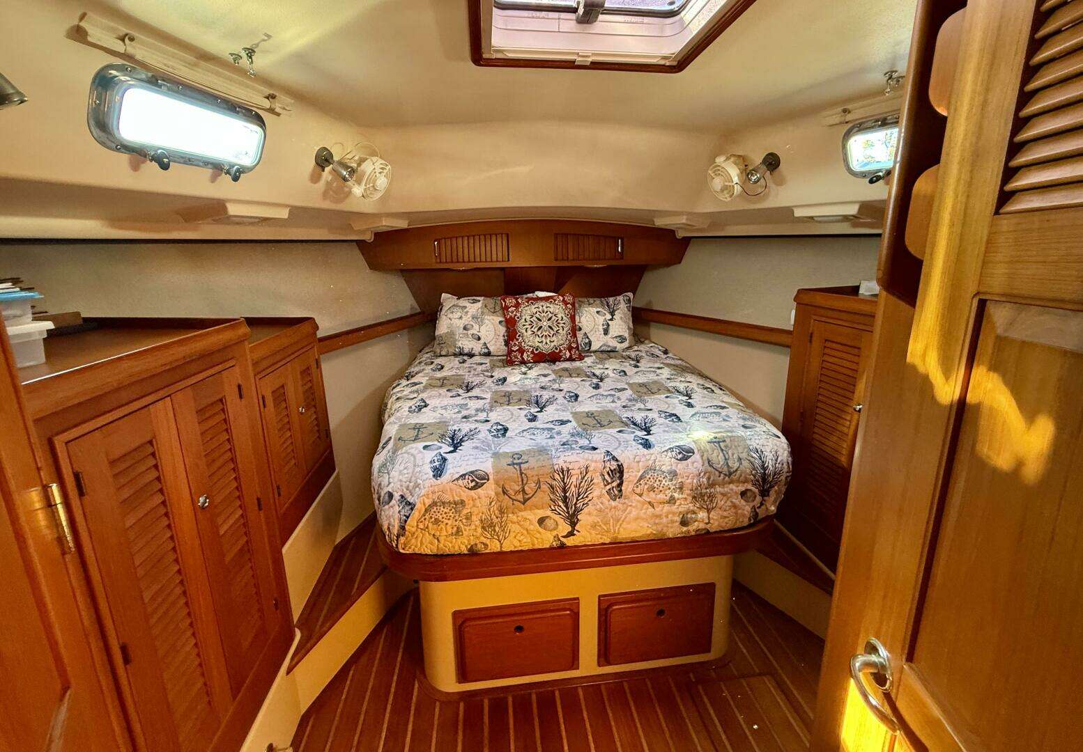 2005 Island Packet 485 - Image 29