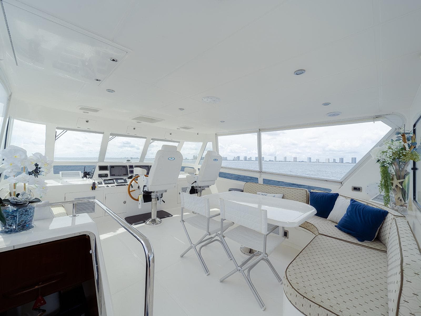 Flybridge Lounge Area