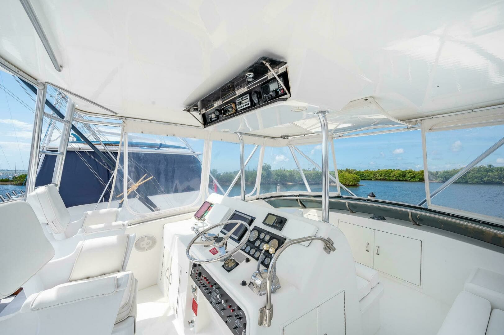 1992 Hatteras 50 Convertible - Image 5