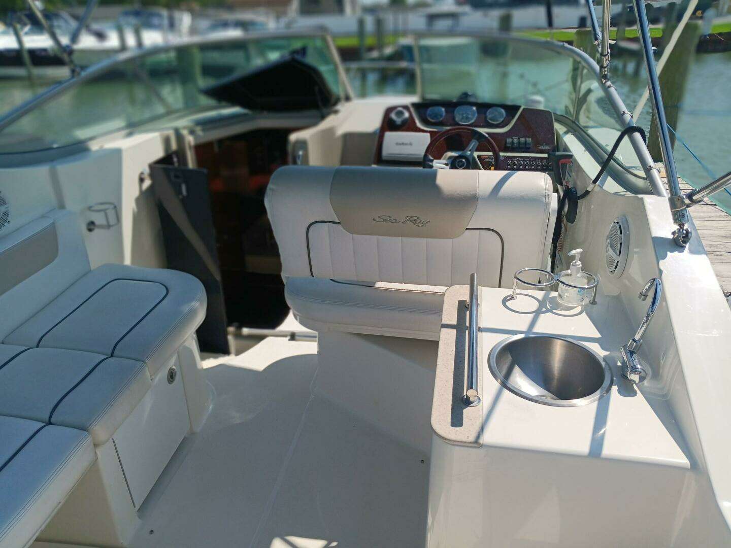 2010 Sea Ray 260 Sundancer - Image 11