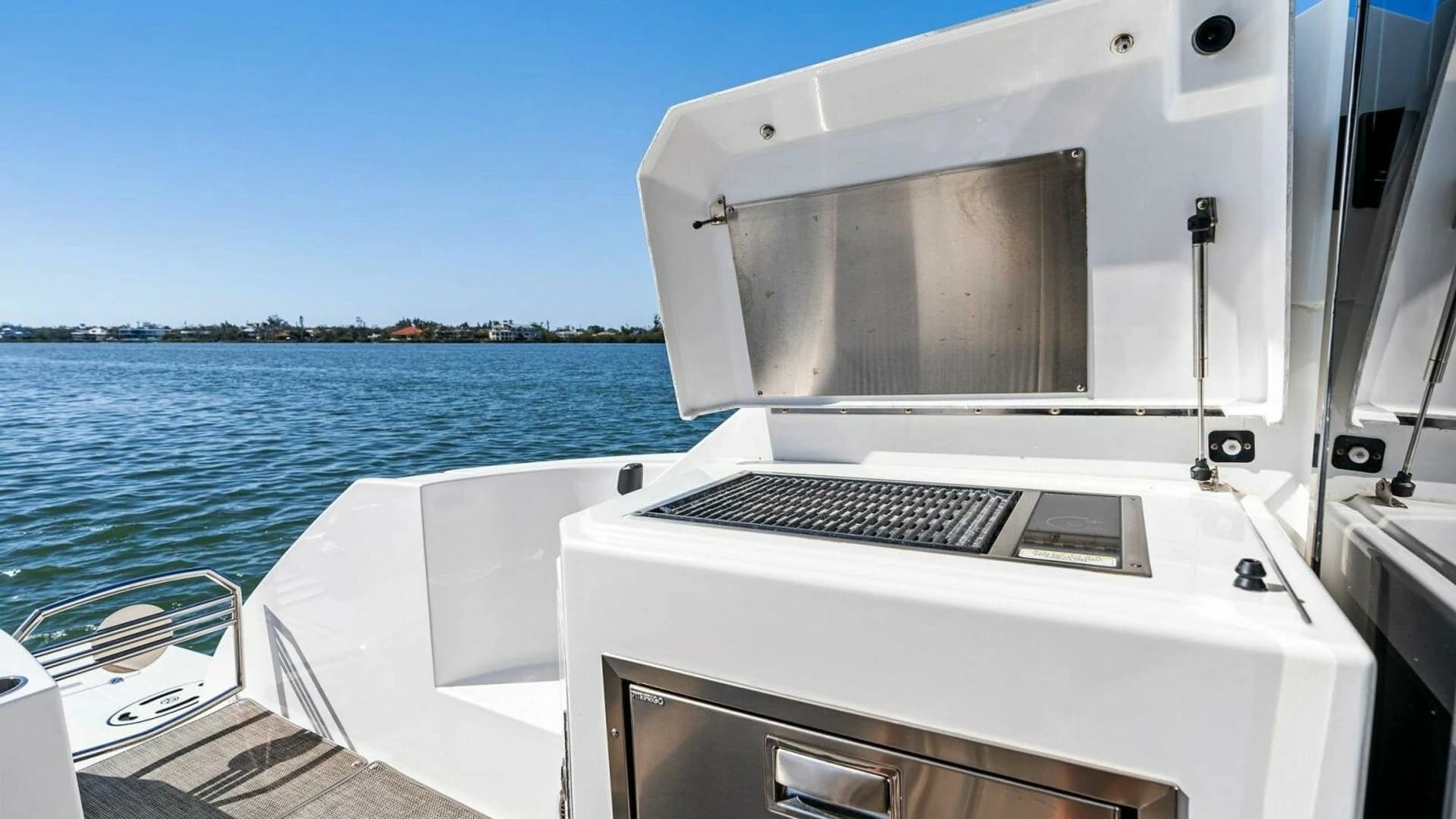2019 Cruisers Yachts 45 Cantius - Image 21