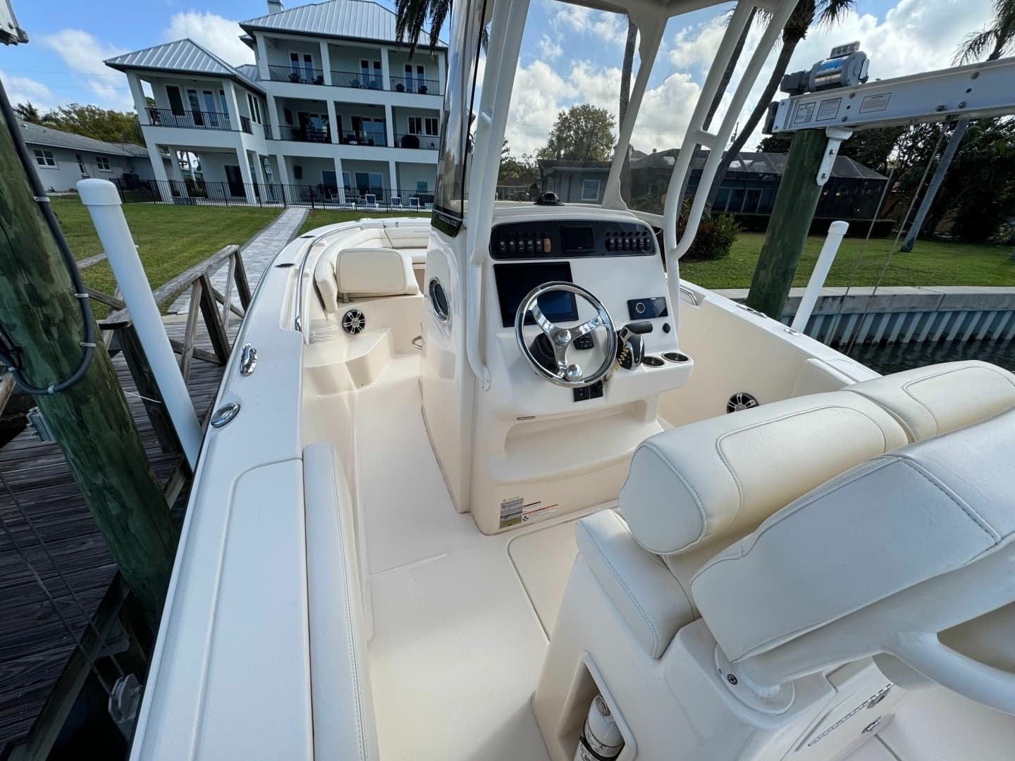 2023 Grady-White Fisherman 236 - Image 18