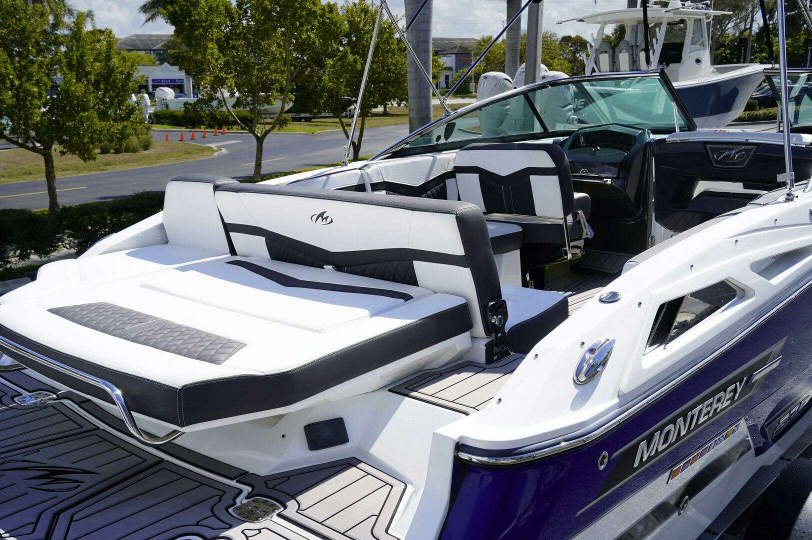 2023 Monterey 275SS - Image 6