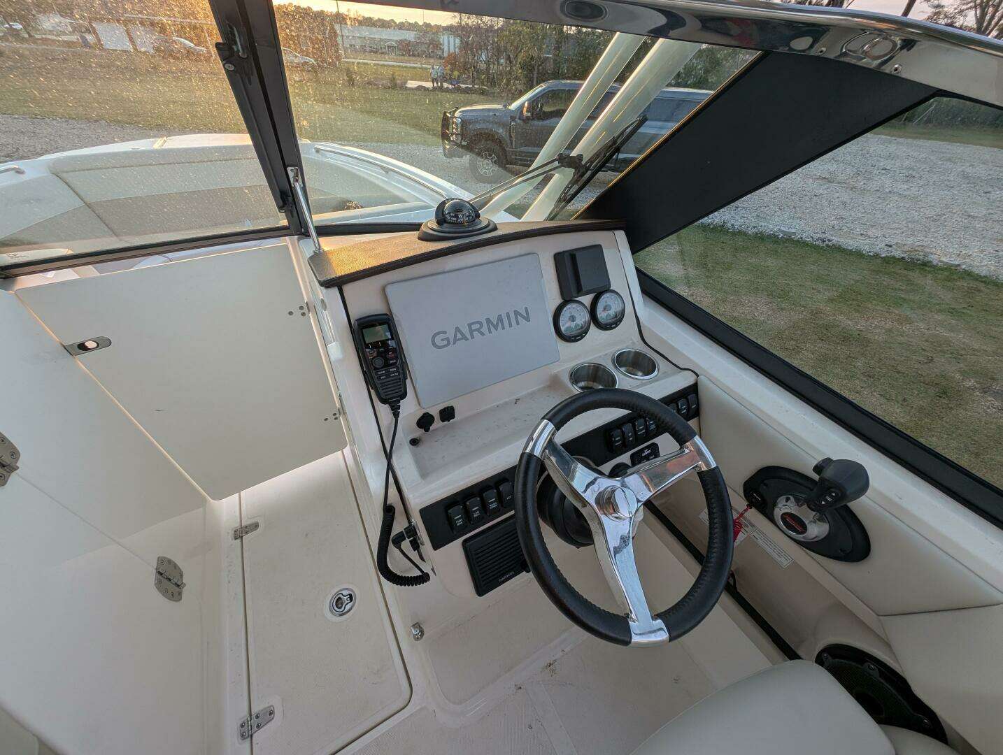 2023 Boston Whaler 240 Vantage - Image 30