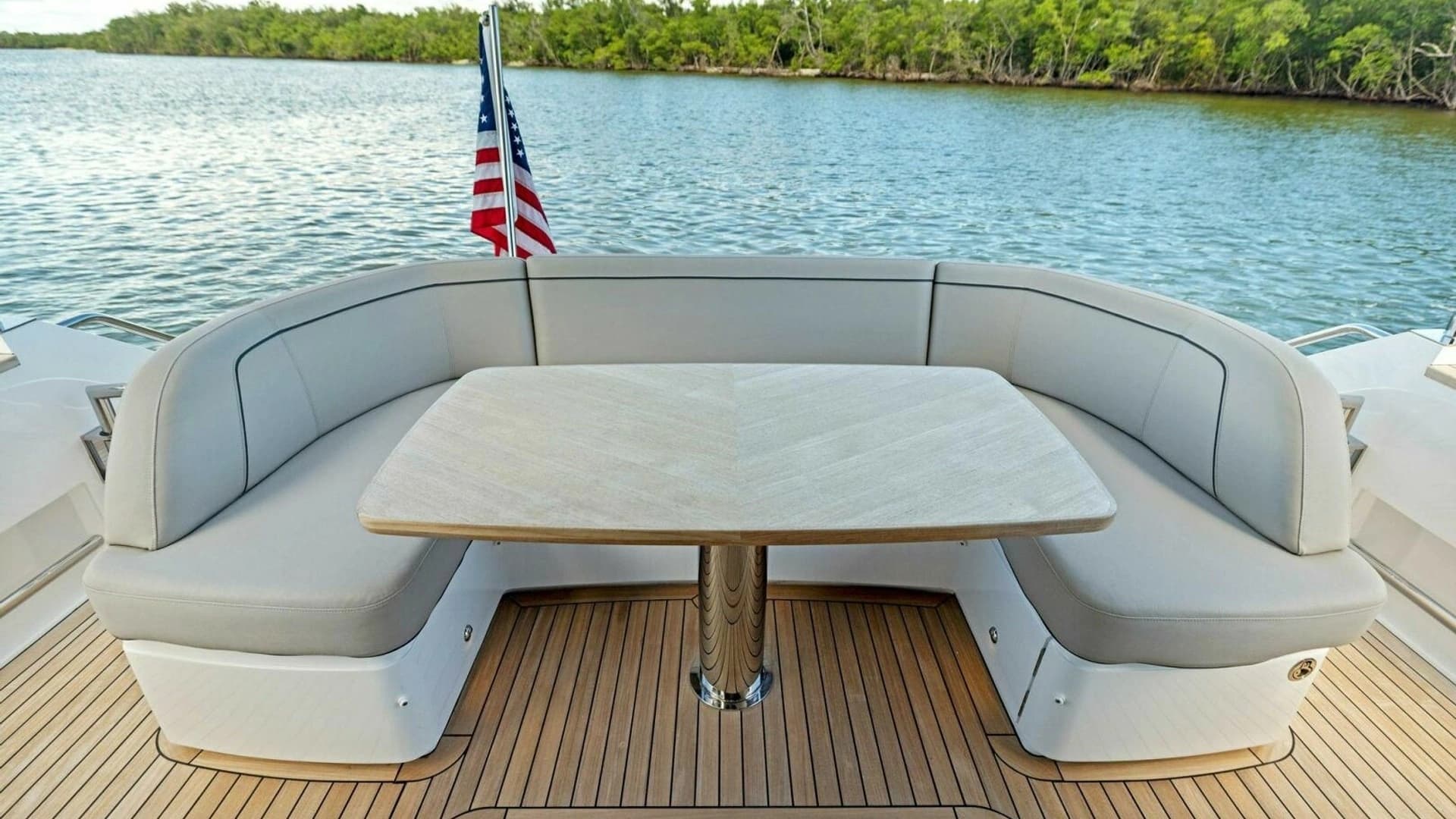 2025 Princess F50 Flybridge - Image 33