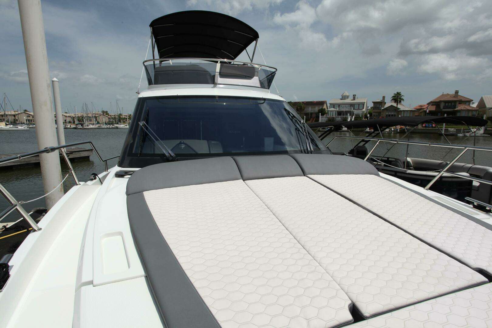 2025 Galeon — - Image 74