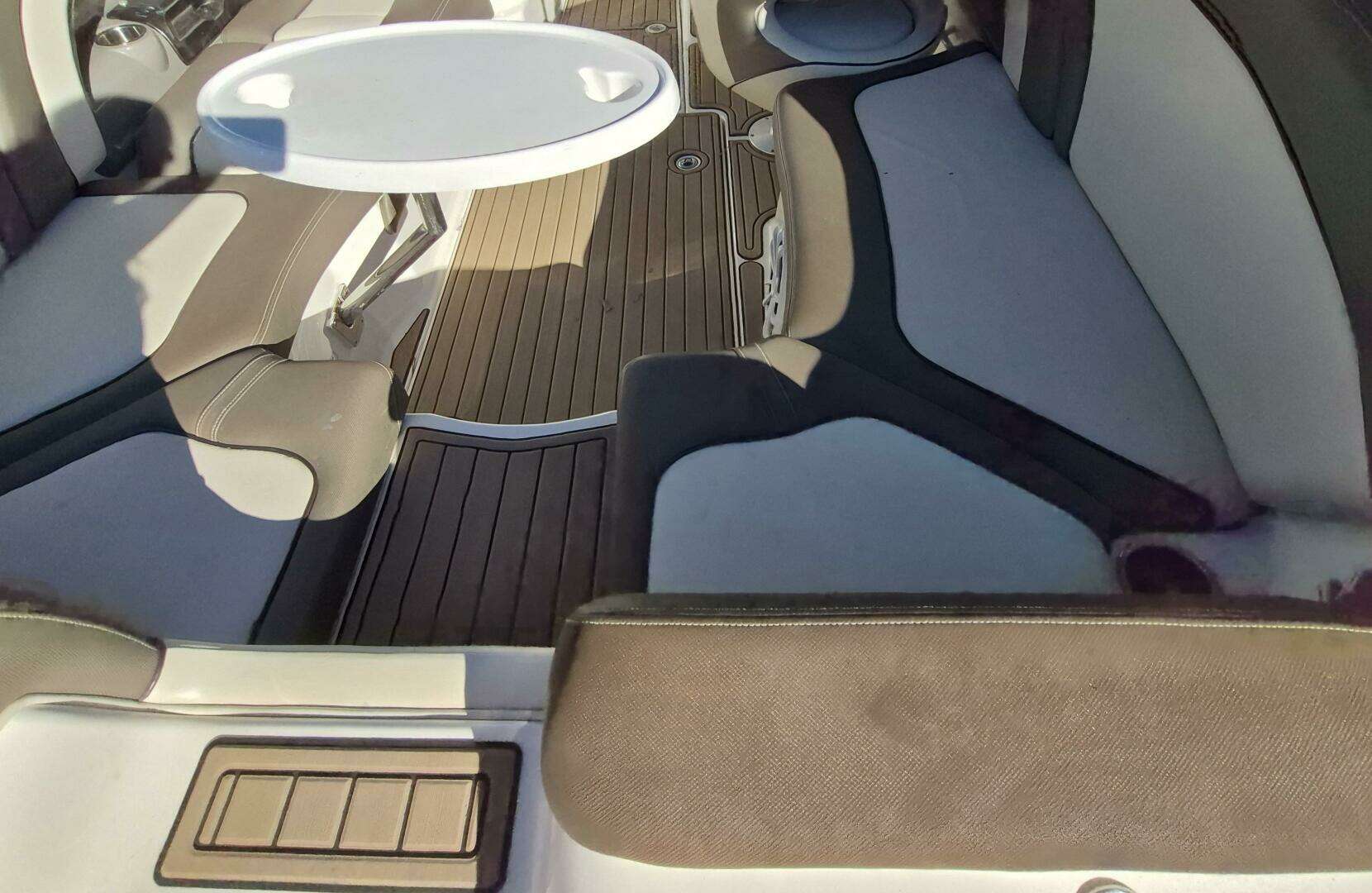 2011 Yamaha Boats 242 Limited S - Image 10