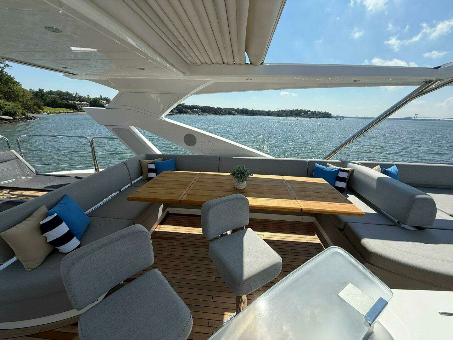2021 Sunseeker 76 Yacht - Image 11